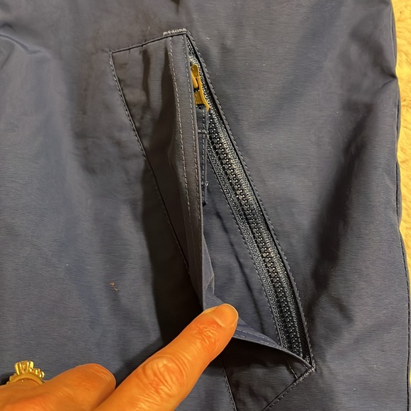 Land’s End kids size 10/12 blue/navy two tone hooded jacket with fleece lining. - Picture 2 of 8